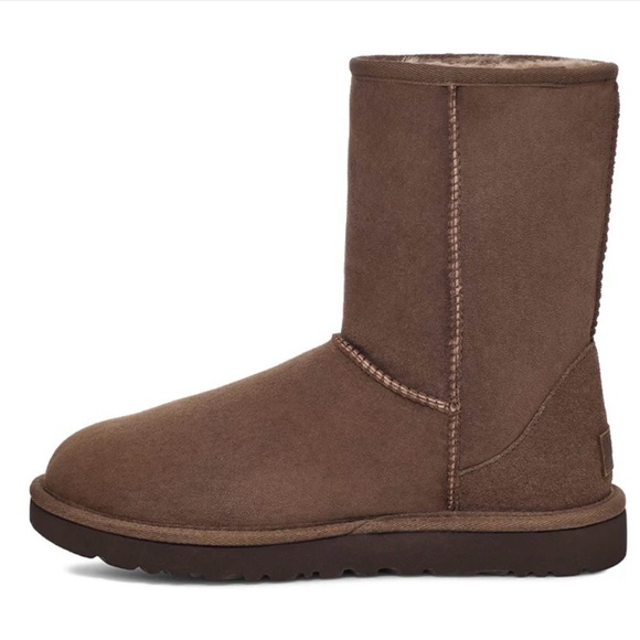 NEW UGG Classic Short II Boots in Burnt Cedar - Picture 4 of 13